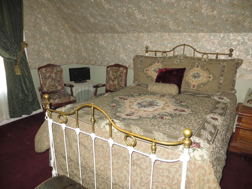 Edith Palmer'S Country Inn, Historical Bed & Breakfast Virginia City Exterior photo