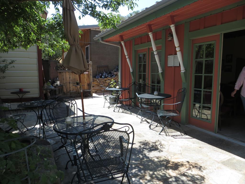 Edith Palmer'S Country Inn, Historical Bed & Breakfast Virginia City Exterior photo