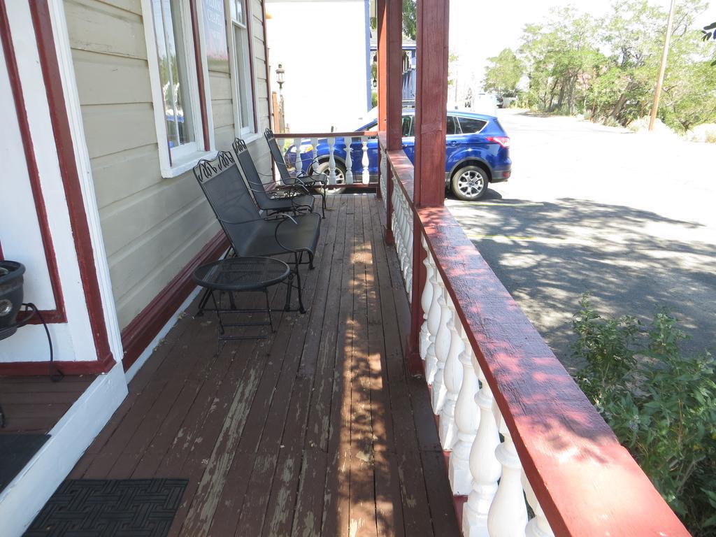 Edith Palmer'S Country Inn, Historical Bed & Breakfast Virginia City Exterior photo